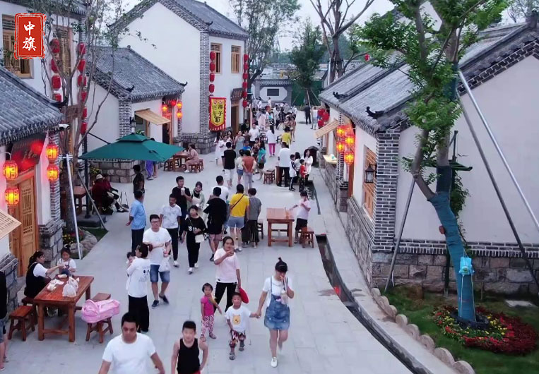 小旗出去旅游路過了一處景區(qū)