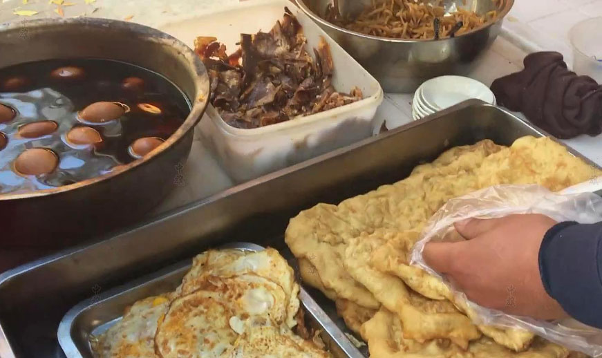 茶葉蛋煎蛋還有油餅.jpg 茶葉蛋煎蛋還有油餅.jpg