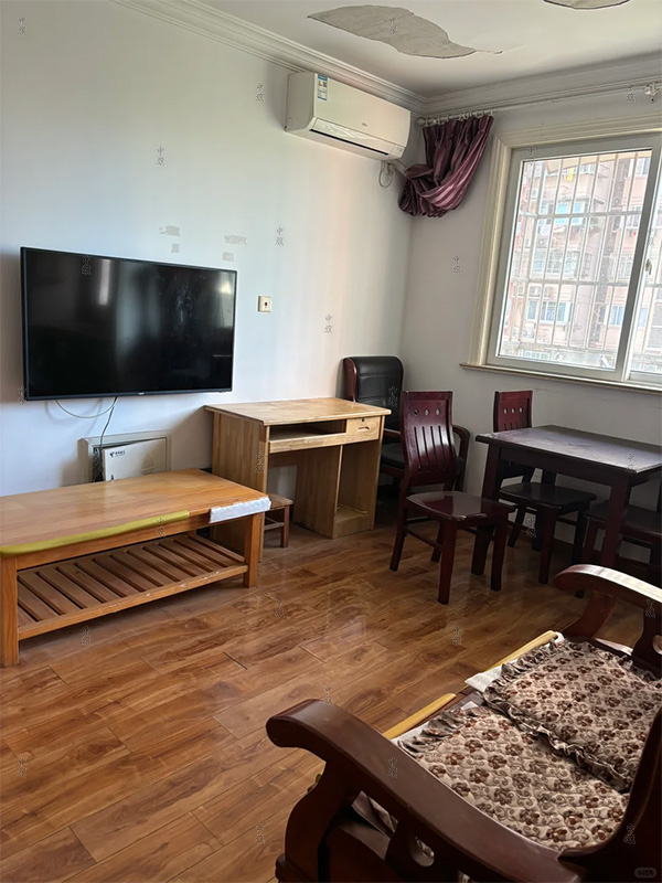 小區(qū)內(nèi)經(jīng)濟(jì)適用房?jī)?nèi)部照片.jpg 小區(qū)內(nèi)經(jīng)濟(jì)適用房?jī)?nèi)部照片.jpg