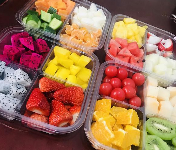 物美大食堂提供的果切.jpg 物美大食堂提供的果切.jpg