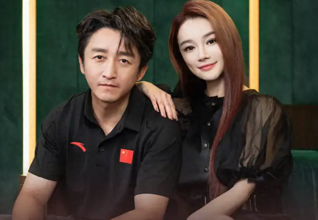 中國企業(yè)家鄒市明夫婦.png 中國企業(yè)家鄒市明夫婦.png