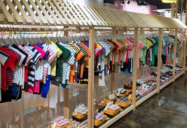 正在經(jīng)營(yíng)的童裝店.jpg 正在經(jīng)營(yíng)的童裝店.jpg