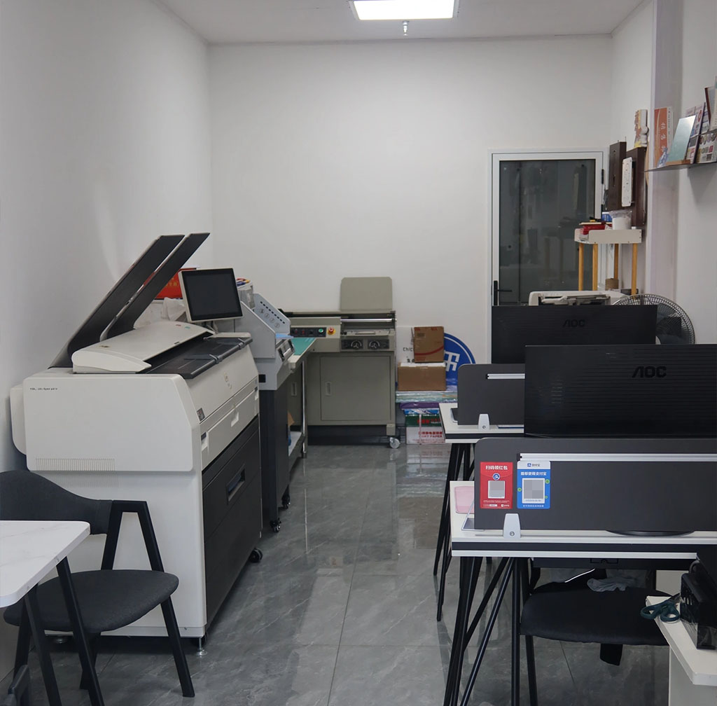 店里空間有限，再放一臺機(jī)器都放不下