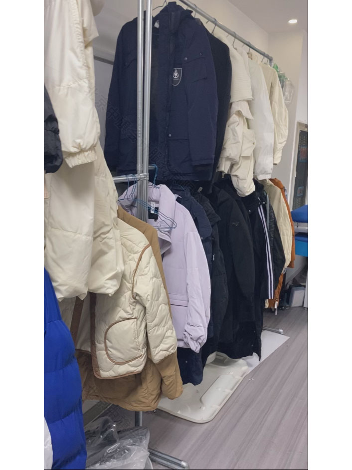 冬季的衣服干洗價格還是比較高的 冬季的衣服干洗價格還是比較高的