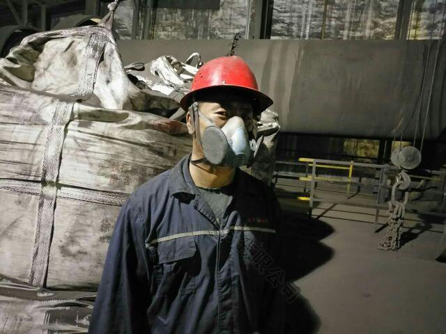 粉塵車間一定要佩戴防護口罩.jpg 粉塵車間一定要佩戴防護口罩.jpg