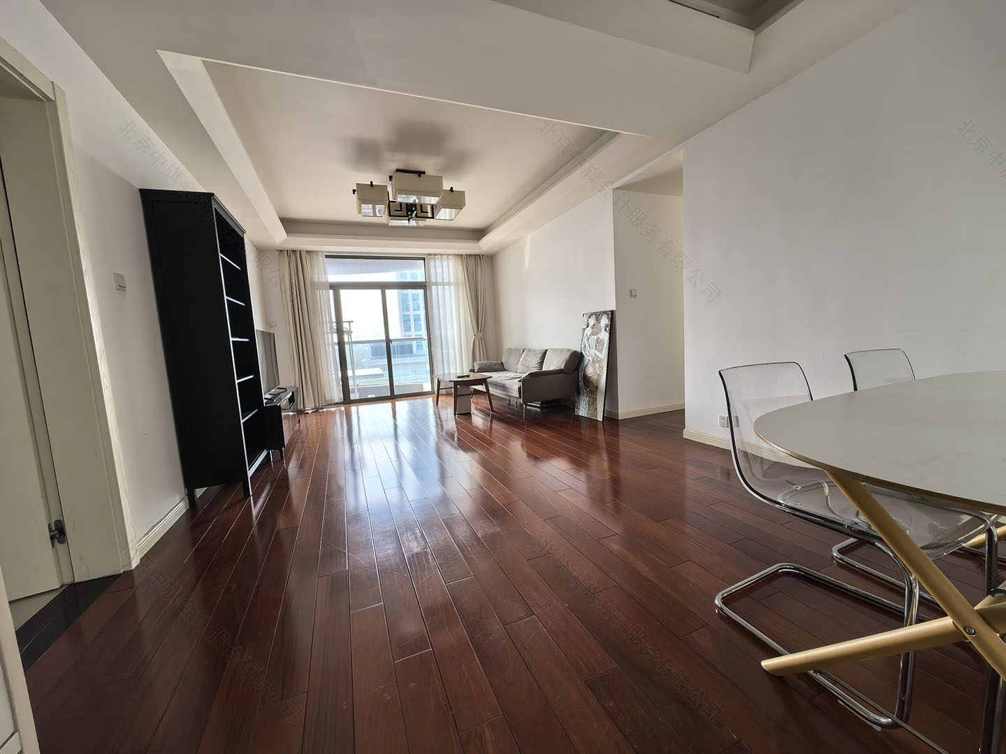 剛拍的照片北京可以外銷(xiāo)的房產(chǎn)內(nèi)飾裝修.jpg 剛拍的照片北京可以外銷(xiāo)的房產(chǎn)內(nèi)飾裝修.jpg