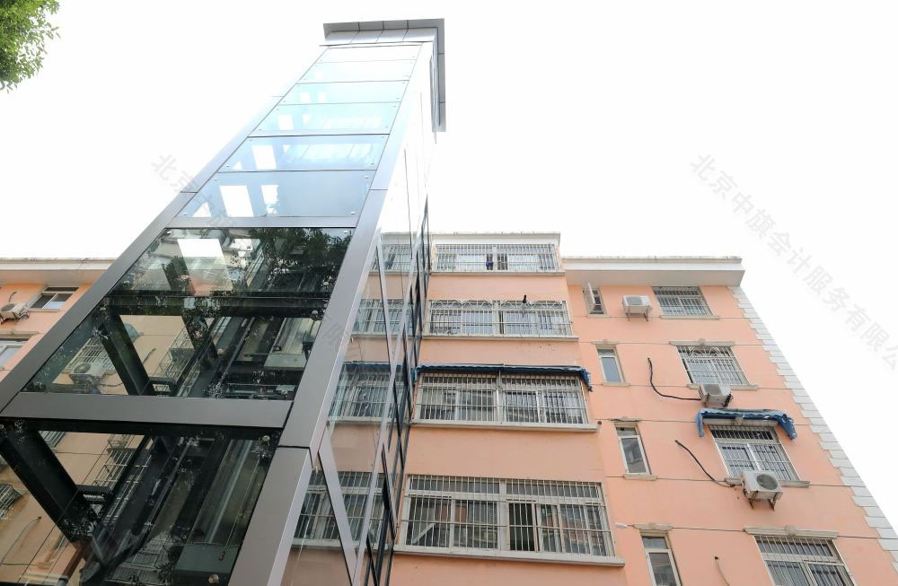 老舊小的小區(qū)加裝電梯.jpg 老舊小的小區(qū)加裝電梯.jpg