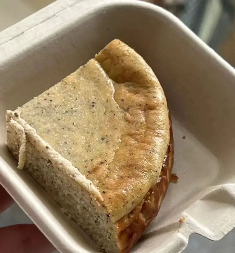 巴斯克蛋糕吃起來還是比較好吃的.jpg 巴斯克蛋糕吃起來還是比較好吃的.jpg