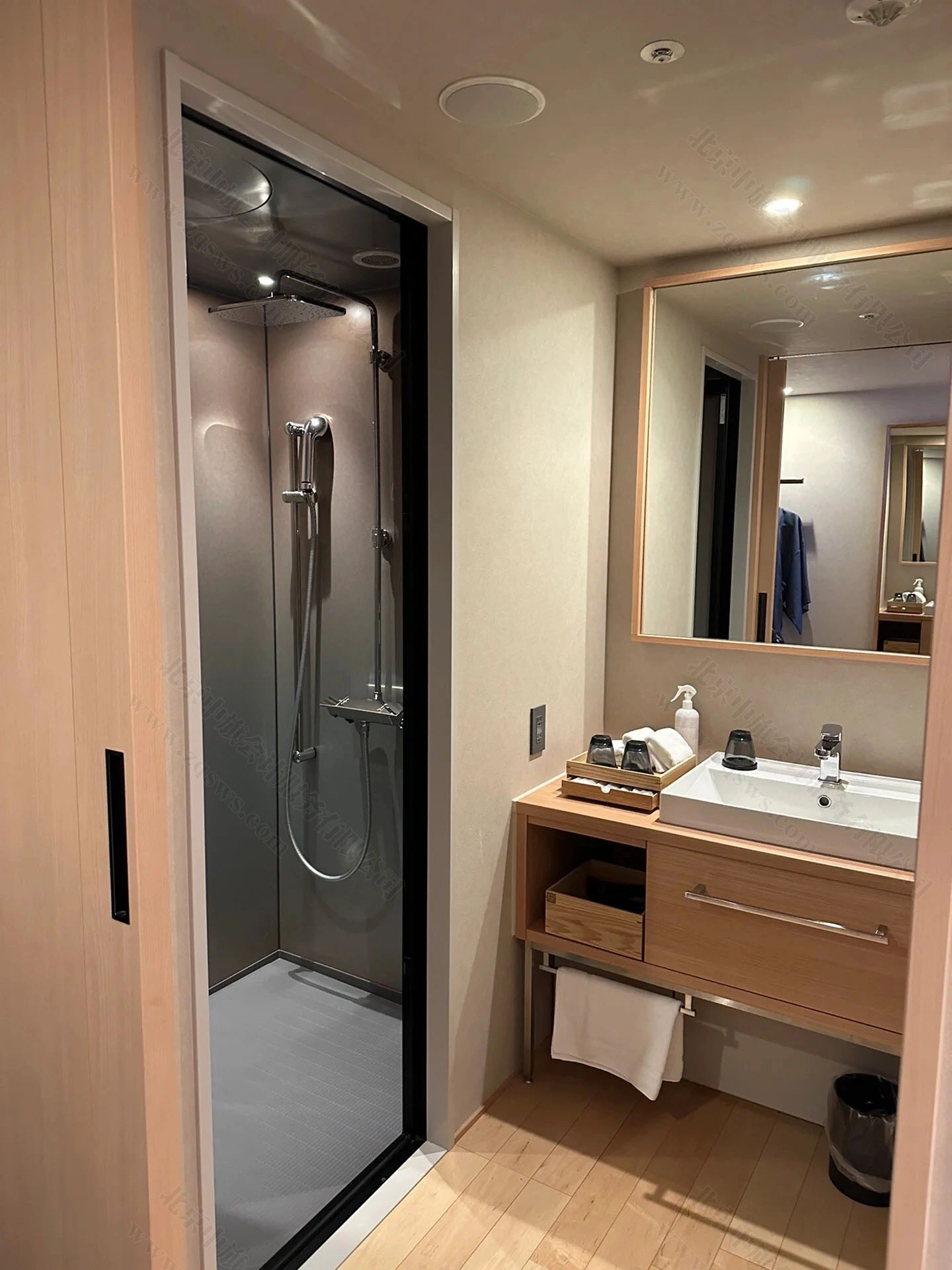 上次和朋友出去玩住的小型旅館老板生意非常不錯.jpg 上次和朋友出去玩住的小型旅館老板生意非常不錯.jpg