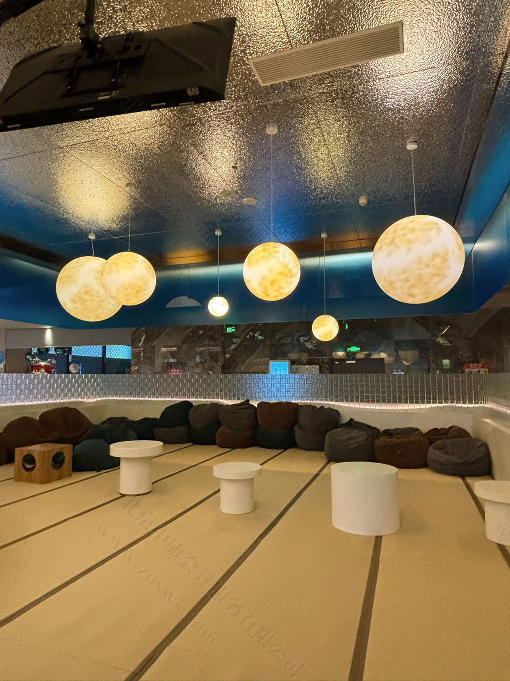 新開業(yè)的洗浴中心.jpg 新開業(yè)的洗浴中心.jpg