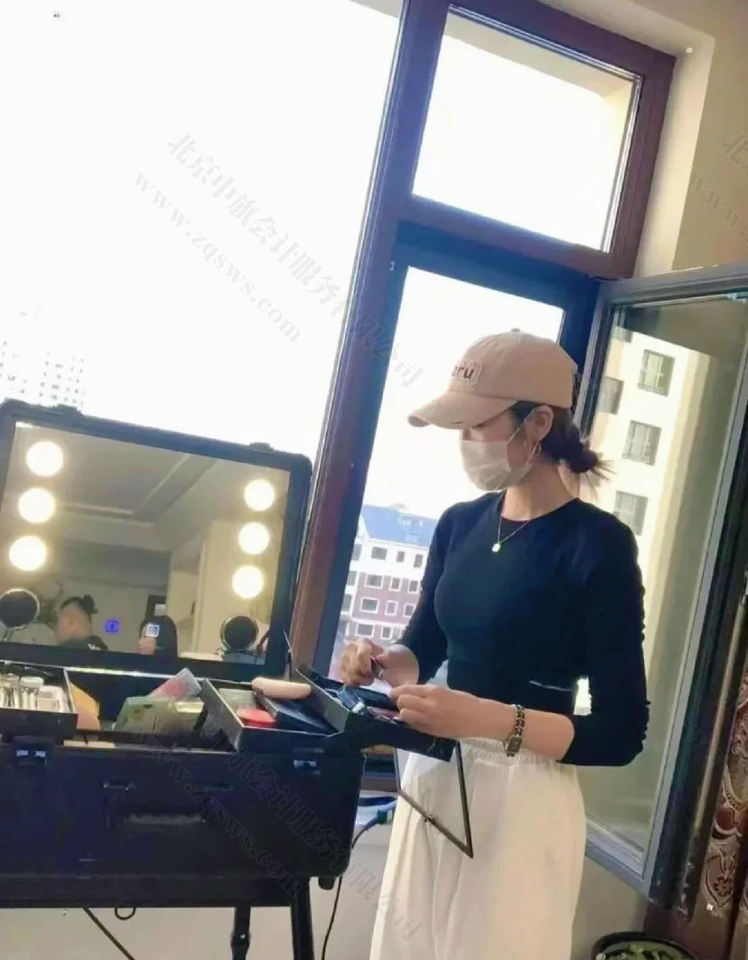 出去給新娘化妝時候的照片.jpg 出去給新娘化妝時候的照片.jpg