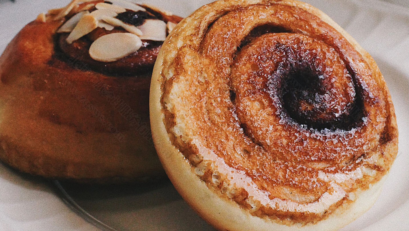 新出爐的紅糖肉卷面包.jpg 新出爐的紅糖肉卷面包.jpg