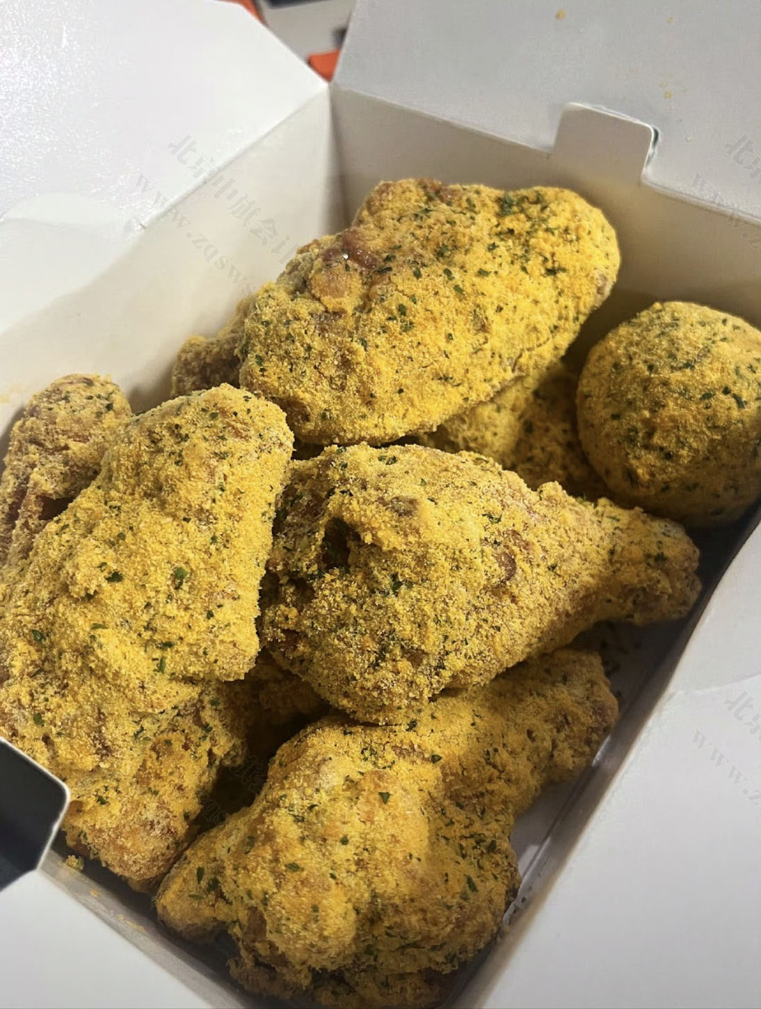 小張夫婦剛剛出爐的炸雞.jpg 小張夫婦剛剛出爐的炸雞.jpg