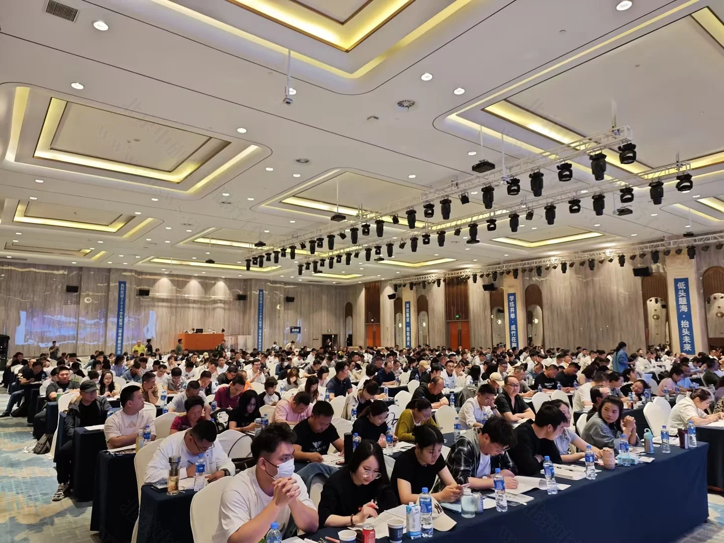 注冊(cè)形式?jīng)Q定辦學(xué)命運(yùn).jpg 注冊(cè)形式?jīng)Q定辦學(xué)命運(yùn).jpg