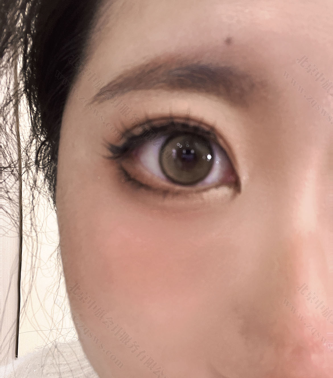 這是美瞳戴上后的效果.jpg 這是美瞳戴上后的效果.jpg