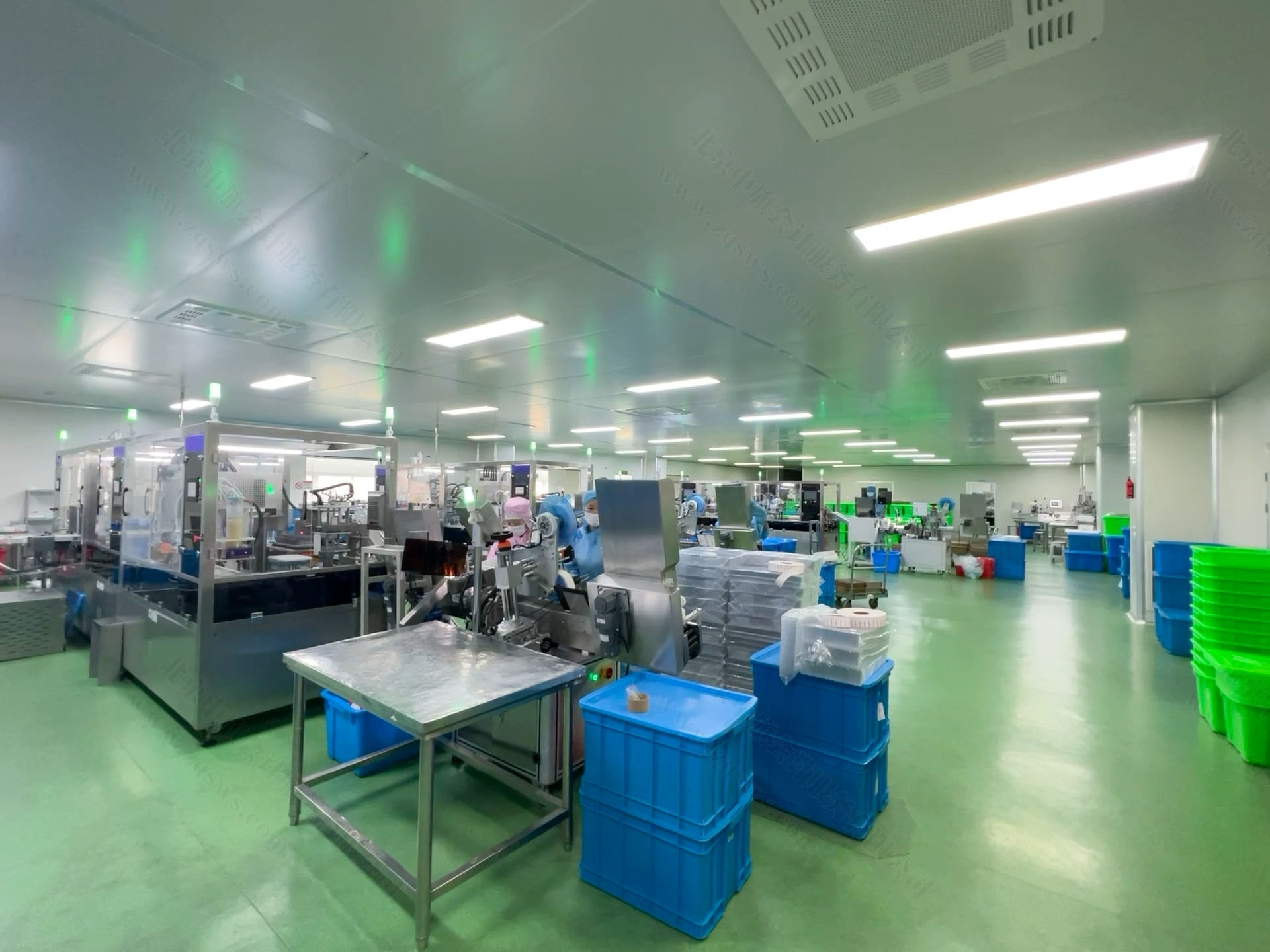 醫(yī)療器械生產(chǎn)車間.jpg 醫(yī)療器械生產(chǎn)車間.jpg