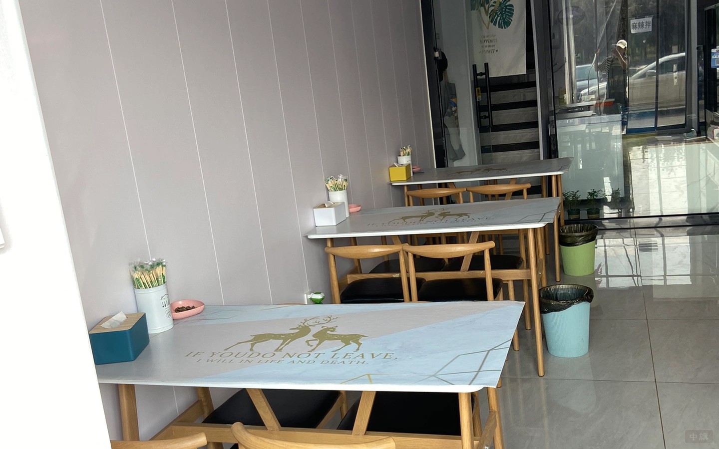 在門口拍的照片.jpg 在門口拍的照片.jpg