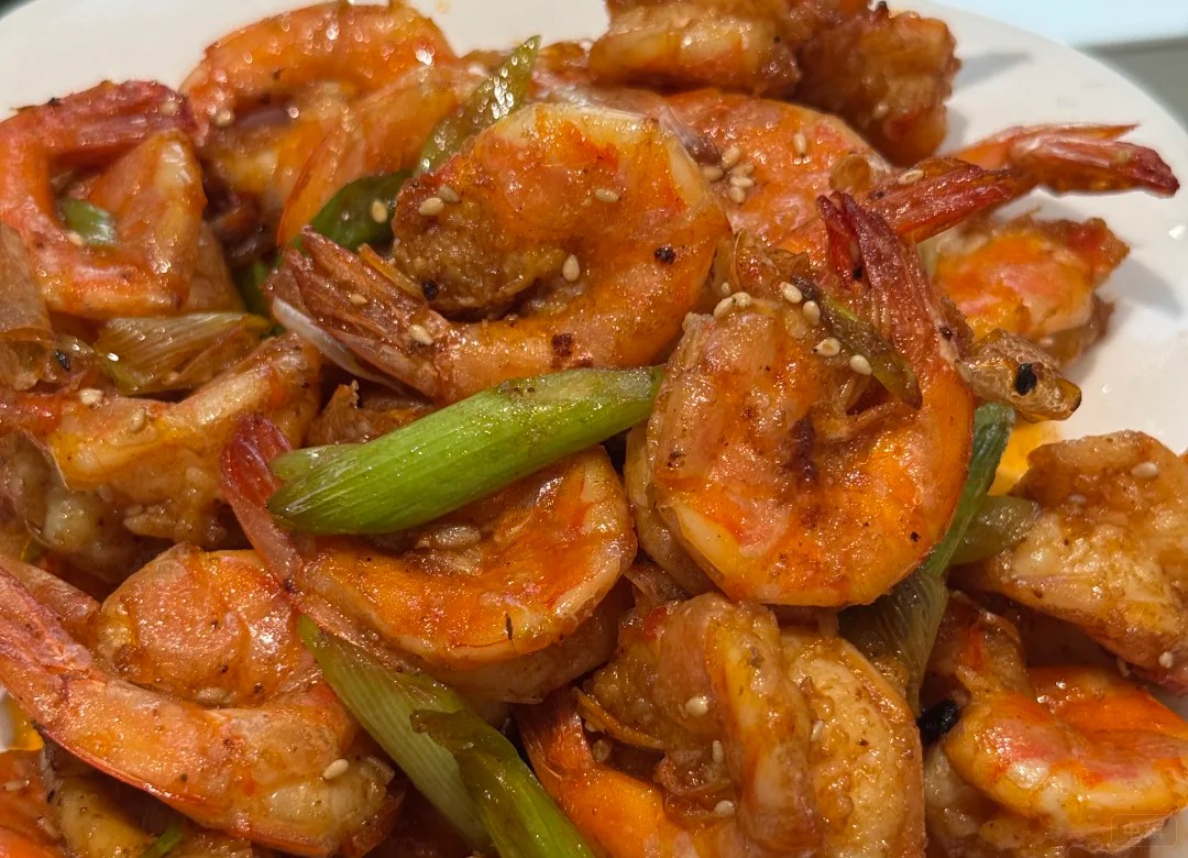 剛出鍋的油悶大蝦