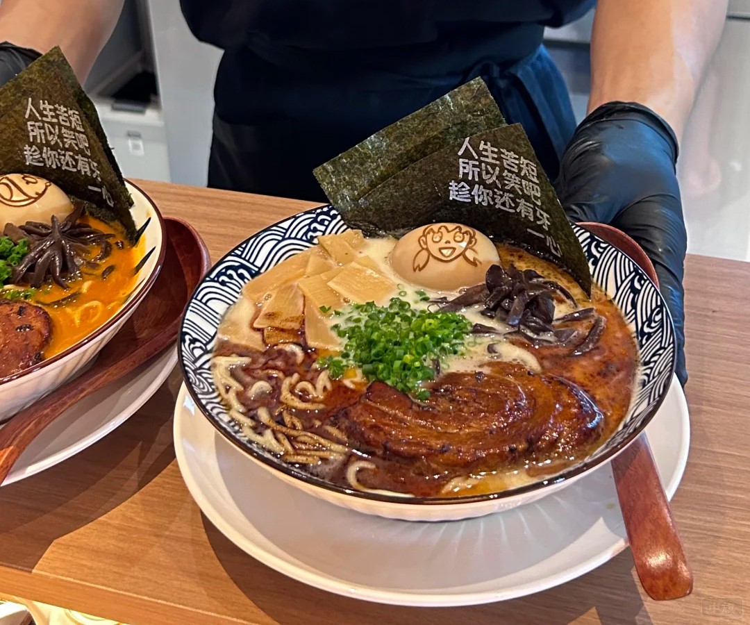 拉面店廚房需要煮湯