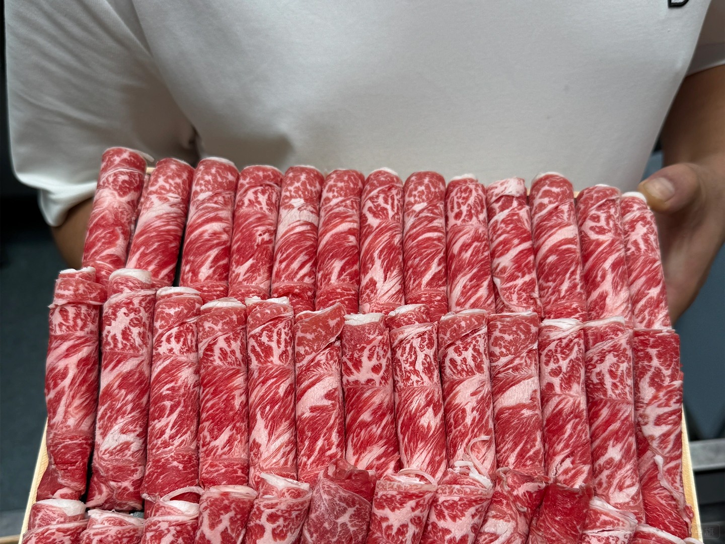 火鍋食材批發(fā)店里的羊肉非常新鮮