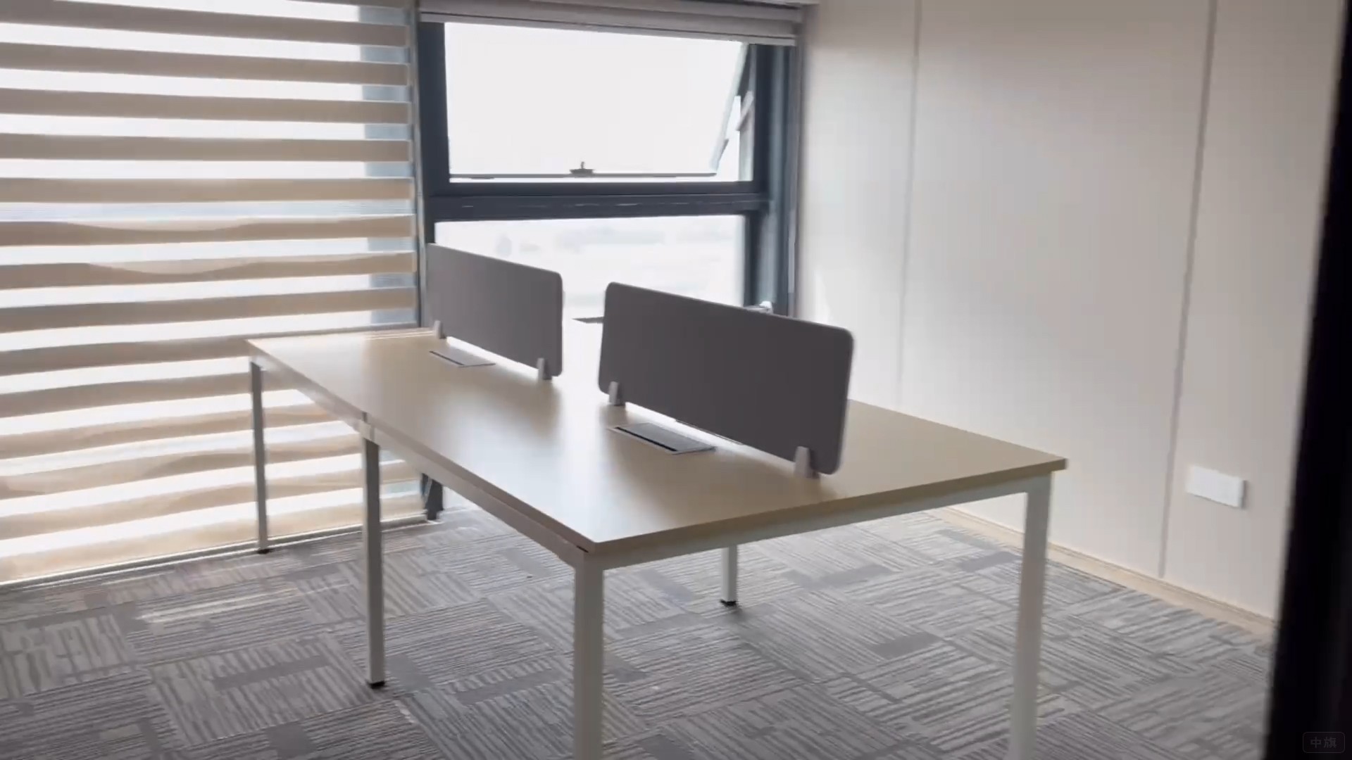 個(gè)人辦公的格子間 個(gè)人辦公的格子間