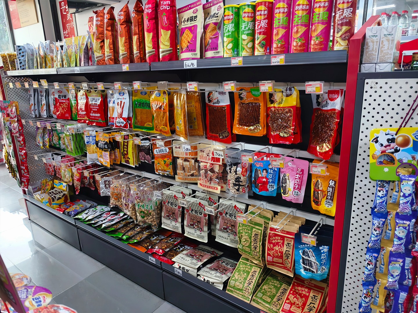 商品要擺放整齊干凈整潔