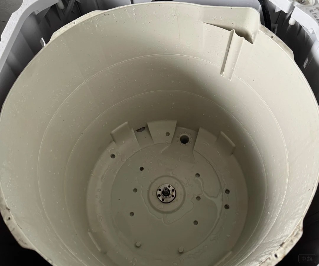 專業(yè)的清洗師傅干的就是干凈，這是清洗完之后的滾筒