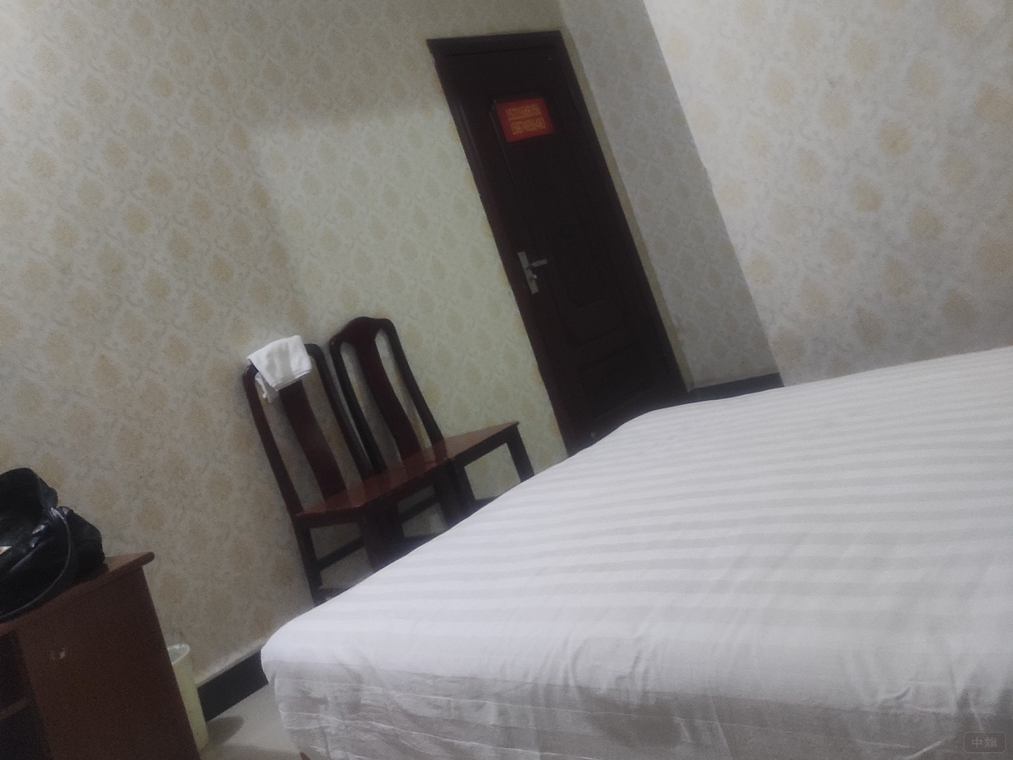 進(jìn)屋就是一張床其它的都沒有，房費(fèi)150