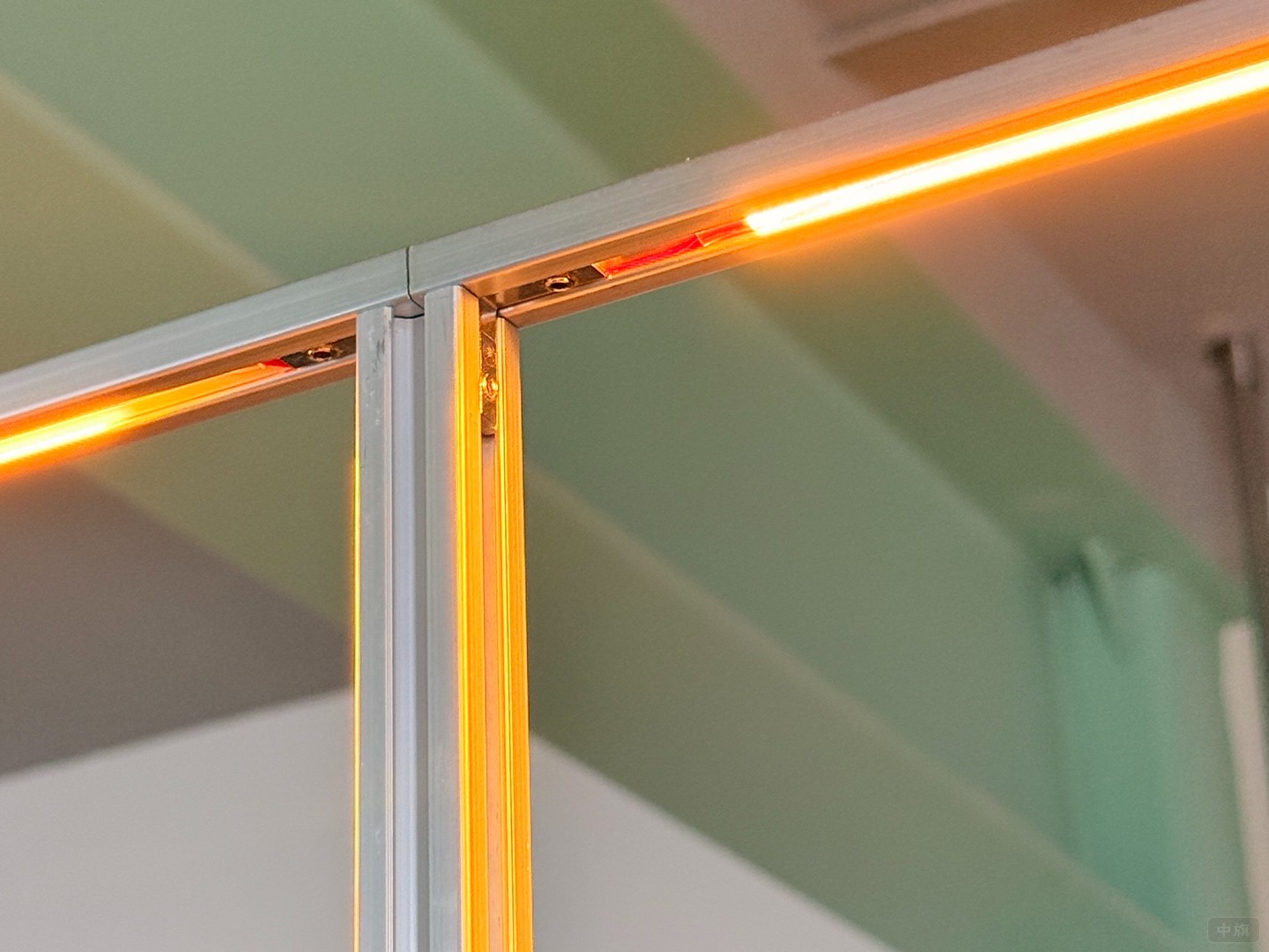 制作這個(gè)LED燈管的時(shí)候花了我1000多